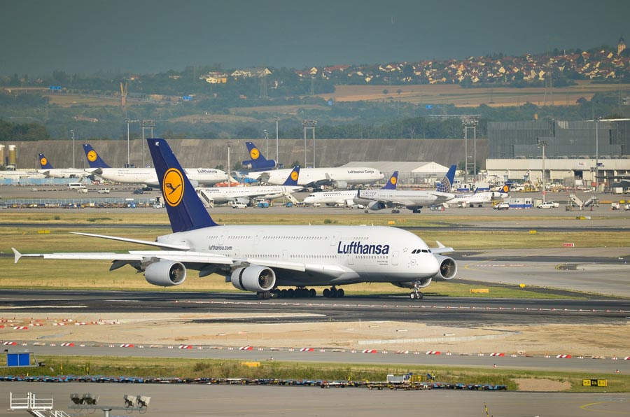 letisko v nemecku frankfurt airport nemecke lietadlo